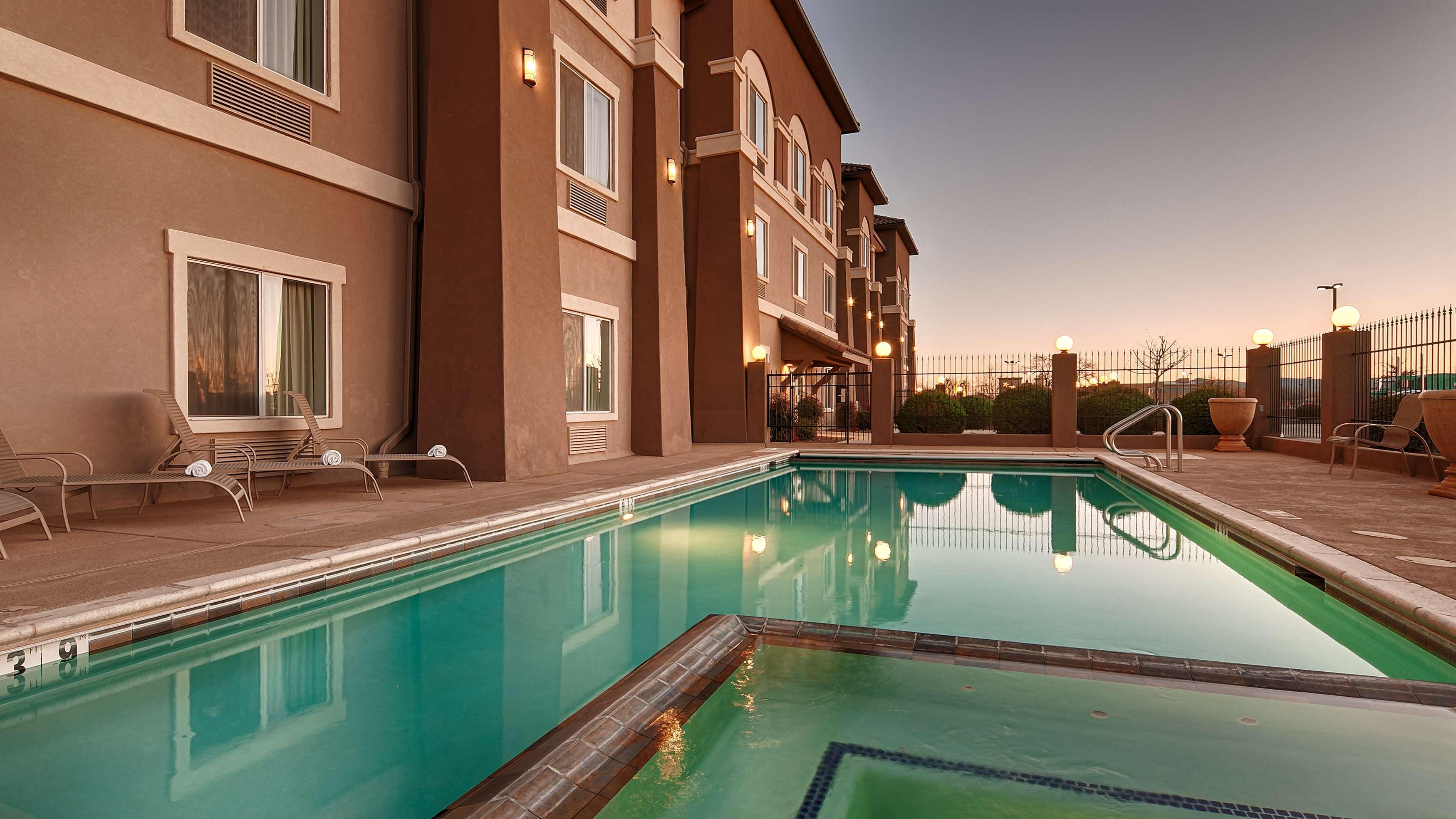 Best Western Douglas Inn & Suites Buitenkant foto